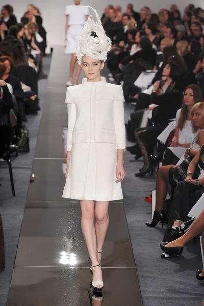 Look 9